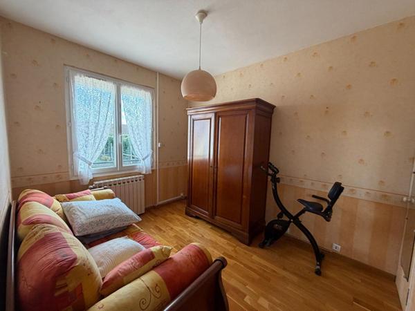 Joli pavillon sur sous sol à Varennes Vauzelles