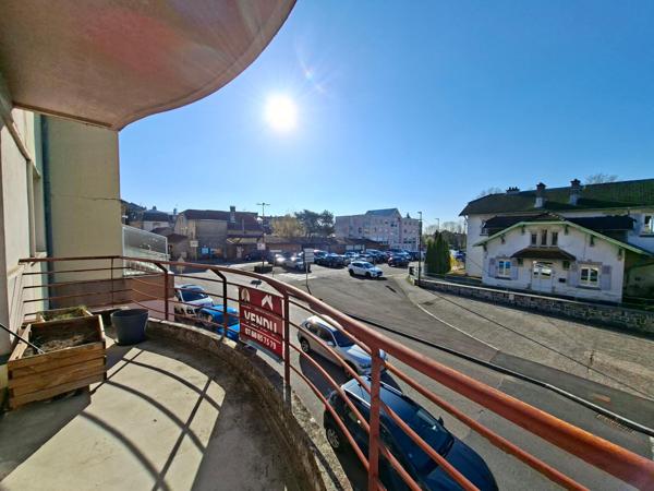 Appartement lumineux avec balcon et garage !