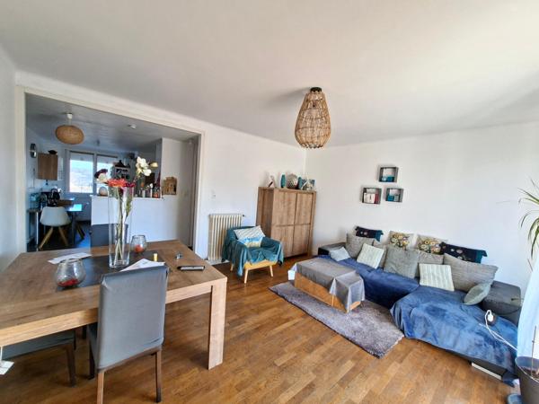 Appartement lumineux avec balcon et garage !