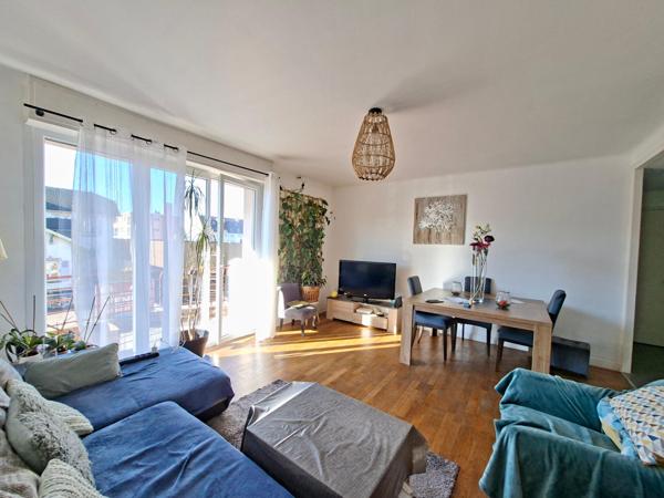 Appartement lumineux avec balcon et garage !