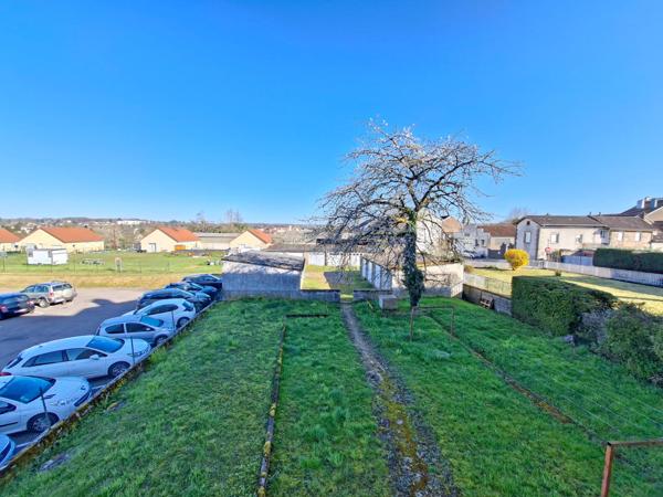 Appartement lumineux avec balcon et garage !