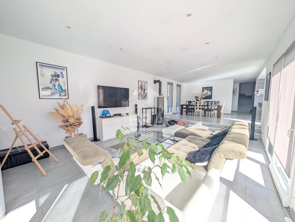Maison  Contemporaine Mallemort 5 pièces 168 m2