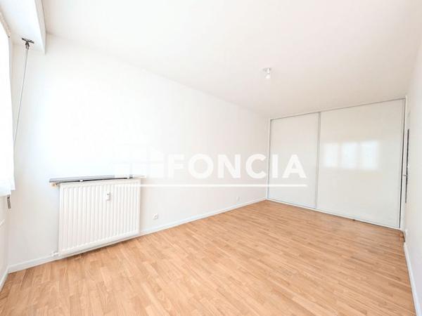 Location Appartement 2 pièces 38 m² - 25 RUE DU ROUMOIS Mont Saint Aignan 76130