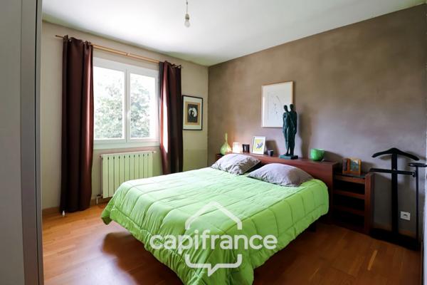 Maison à vendre 7 pièces LA CADIERE D'AZUR (83)