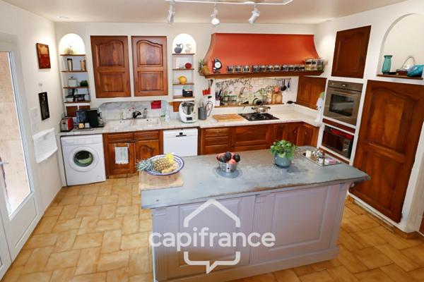 Maison à vendre 7 pièces LA CADIERE D'AZUR (83)