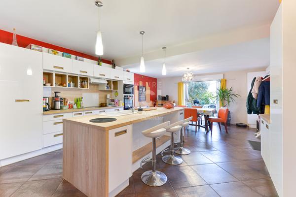 Maison - 6 pièces - 165 m²