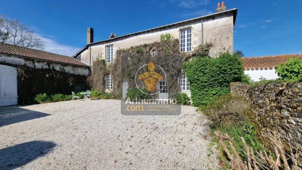 Vente Propriété 11 pièces 270 m2 à Le Pellerin