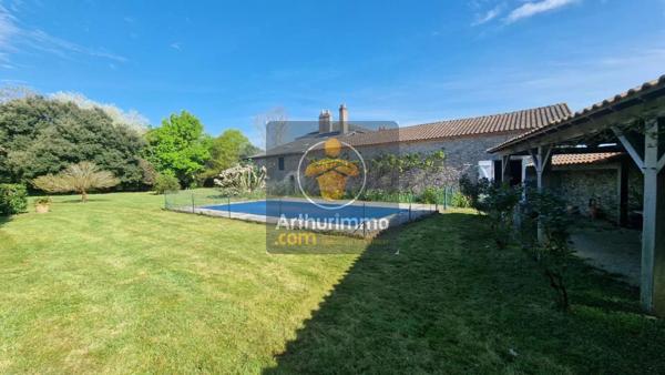 Vente Propriété 11 pièces 270 m2 à Le Pellerin