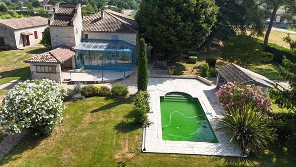 Belle villa dans un cadre verdoyant