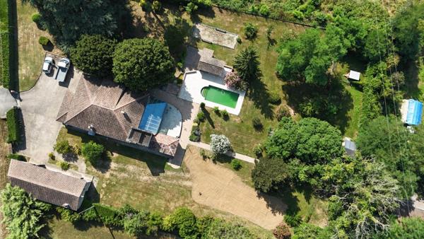 Belle villa dans un cadre verdoyant