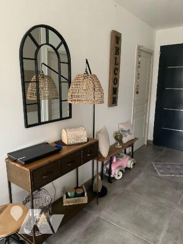 A vendre à Saint-Martin-Valmeroux (CANTAL), dans un lotissement calme offrant une jolie vue, à ...