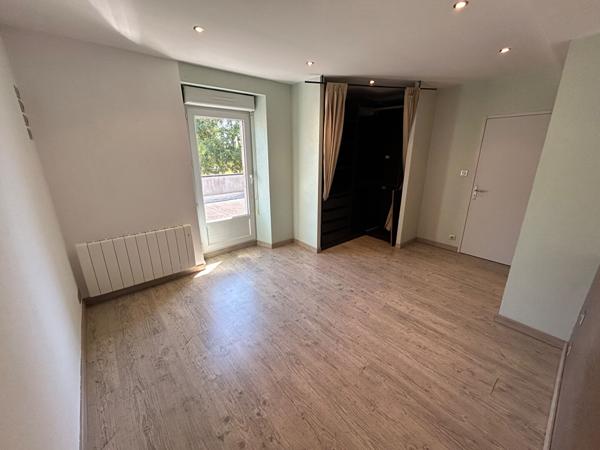 PLOUGAR- Maison - 6 pièces - 159m2 Plougar