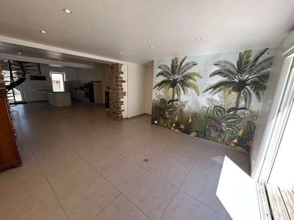 PLOUGAR- Maison - 6 pièces - 159m2 Plougar