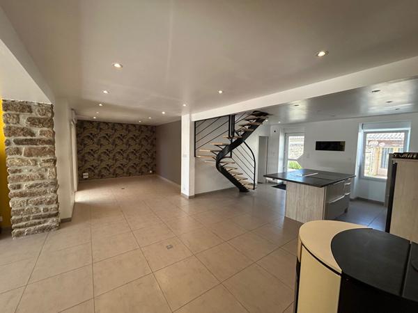 PLOUGAR- Maison - 6 pièces - 159m2 Plougar