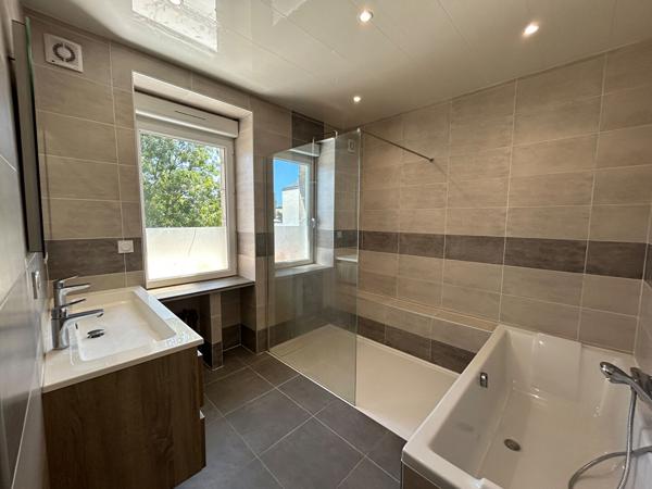 PLOUGAR- Maison - 6 pièces - 159m2 Plougar
