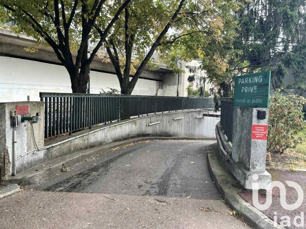 Parking for sale 11 m² Courbevoie
