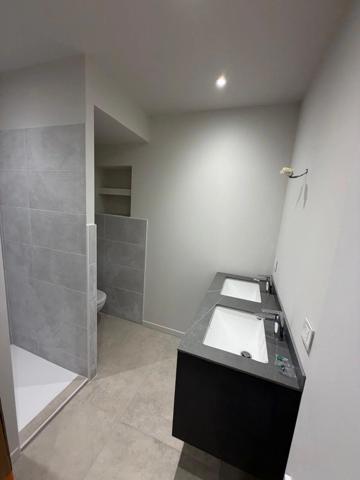 Vente                                                      Appartement
                        
                     4 pièces                      81 m2                     à Bormes-les-Mimosas