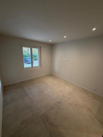 Vente                                                      Appartement
                        
                     4 pièces                      81 m2                     à Bormes-les-Mimosas