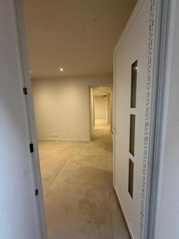 Vente                                                      Appartement
                        
                     4 pièces                      81 m2                     à Bormes-les-Mimosas