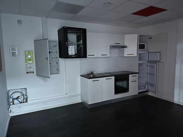 Local commercial Tonnay Charente 363 m2