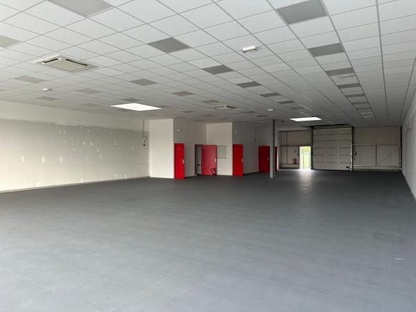 Local commercial Tonnay Charente 363 m2