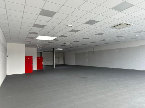 Local commercial Tonnay Charente 363 m2