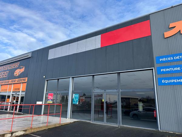 Local commercial Tonnay Charente 363 m2