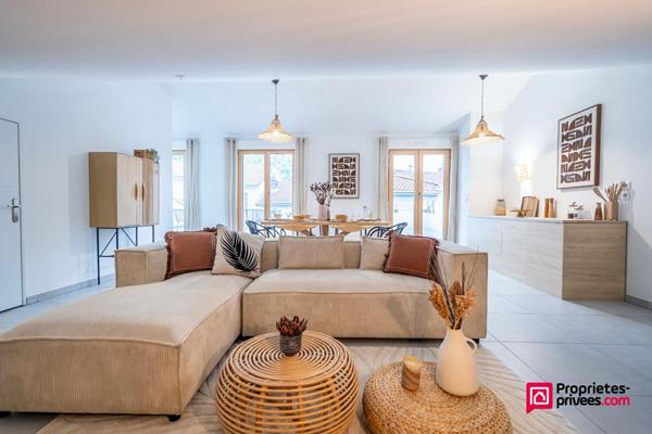 T5, 107m² avec terrasse de 47m², dernier étage, place Dumas de Loire