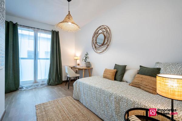 T5, 107m² avec terrasse de 47m², dernier étage, place Dumas de Loire