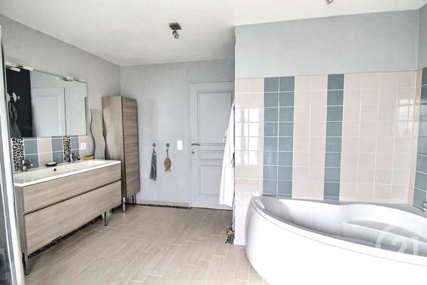 Maison à vendre  8 pièces - 194,70 m2 CHATEAU THIERRY - 02