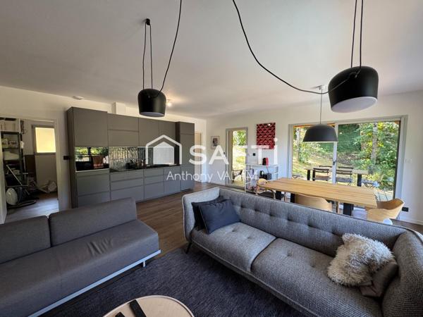 Maison de 2022 avec piscine à Salins-les-Bains