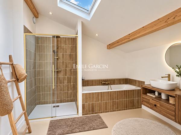 À vendre -  Maison - Bordeaux Saint Genès - Jardin - piscine - cave