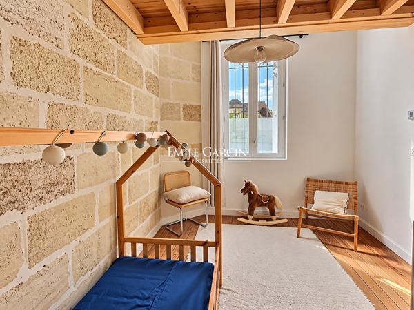 À vendre -  Maison - Bordeaux Saint Genès - Jardin - piscine - cave