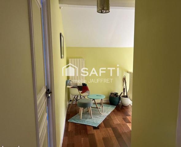 Quartier résidentiel maison non mitoyenne sur ssol