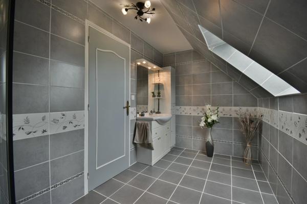 Dpt Mayenne (53), à vendre à 15 km de LAVAL Maison de caractère de 240 m² en granit avec parc paysager