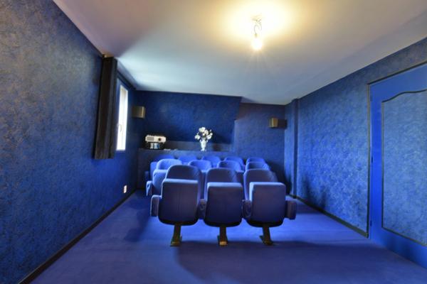 Dpt Mayenne (53), à vendre à 15 km de LAVAL Maison de caractère de 240 m² en granit avec parc paysager