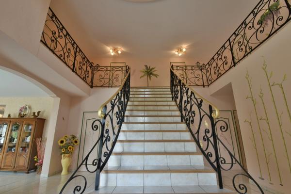 Dpt Mayenne (53), à vendre à 15 km de LAVAL Maison de caractère de 240 m² en granit avec parc paysager