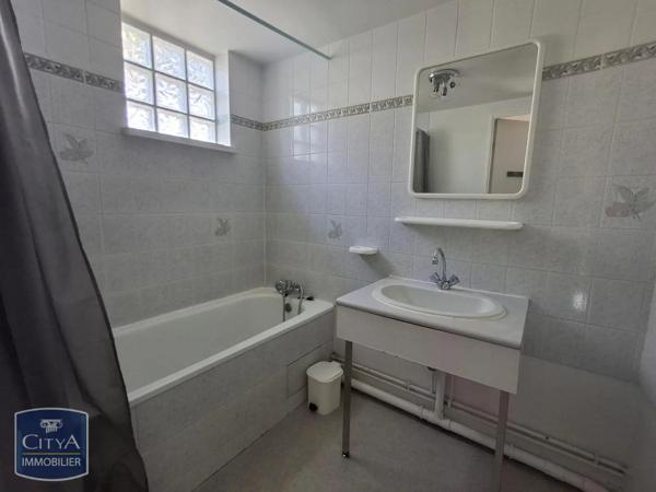 Appartement à louer 2 pièces 39.27m² Clermont-Ferrand (63000)