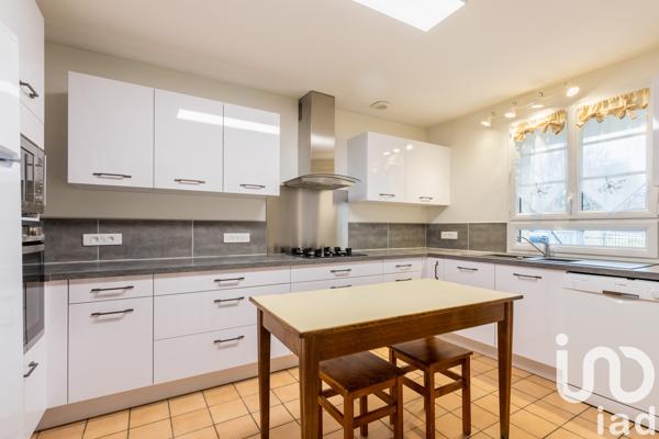 House for sale 6 rooms 130 m² Fleury-Mérogis