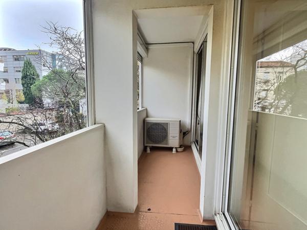 Monplaisir, T2 61m² avec loggia au calme, un garage