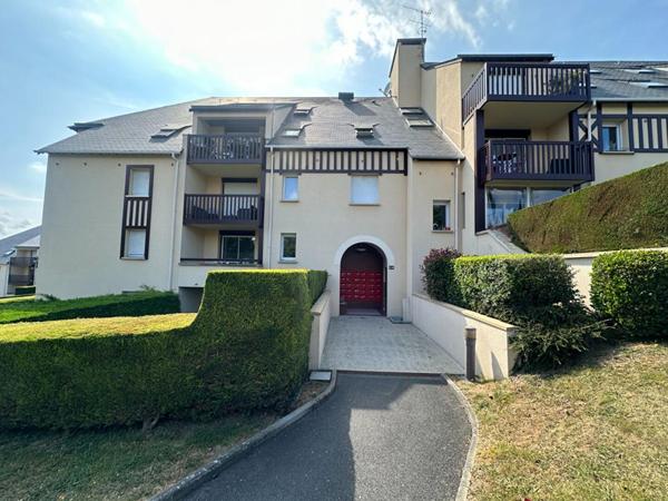 Joli F3 en Duplex, avec piscine et belle vue dégagée
