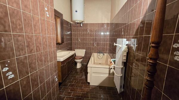 Marignane, Maison 7 pièces 161 m2 sur une parcelle de 422 m² + garage.