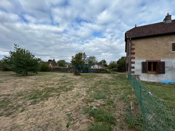 APPARTEMENT F2 AVEC TERRAIN ET GARAGE - MAGNY DANIGON 70200