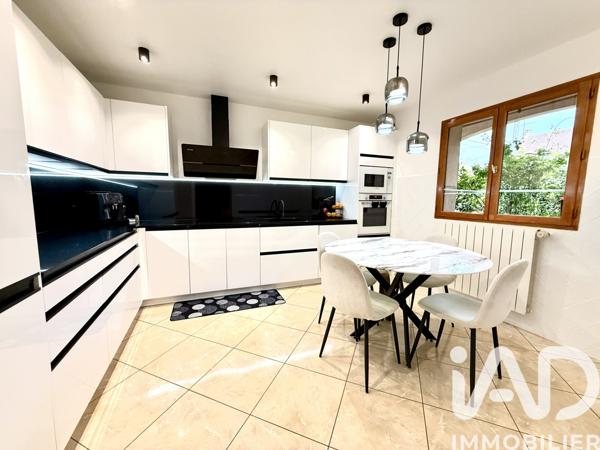 Maison à vendre 6 pièces 138 m² Vaujours