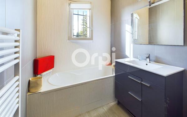 Maison à vendre    5 pièces •  Callian