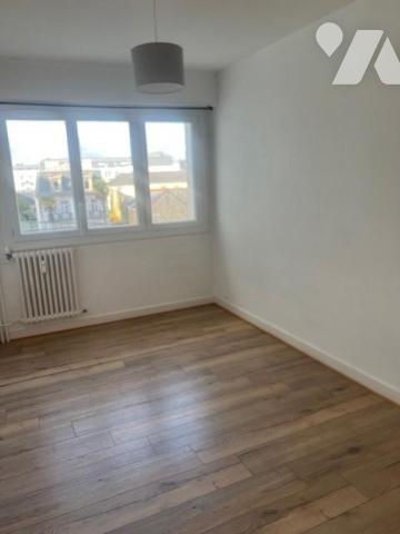 VANNES - CENTRE VILLE - APPARTEMENT T3 de 78m2