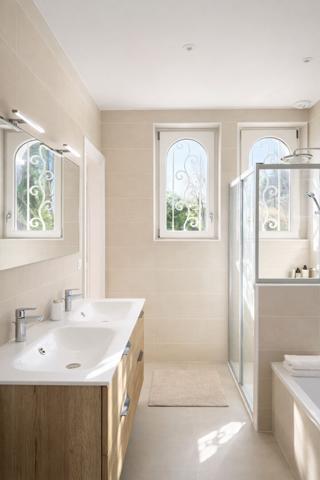 Vente
                Demeure de Prestige155 m² - 5 Pièces -
                    MONT DE MARSAN (40000)