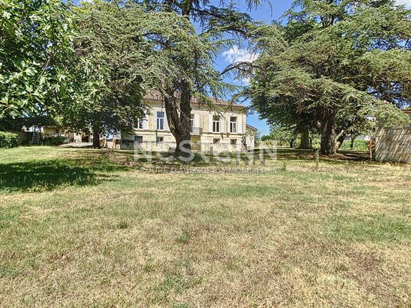 Maison en pierre à Fargues Saint Hilaire