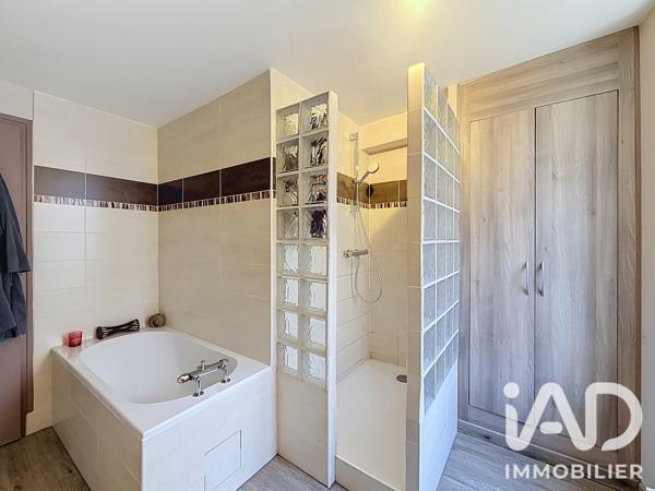 Maison à vendre 5 pièces 138 m² Saint-Bris-le-Vineux