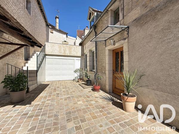 Maison à vendre 5 pièces 138 m² Saint-Bris-le-Vineux